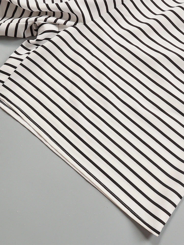 Women's Striped Short Sleeve Romper, Turn-Down Collar Tie Waist Short Jumpsuit, Casual Beach Outfit for Summer Vacation thumbnail 5