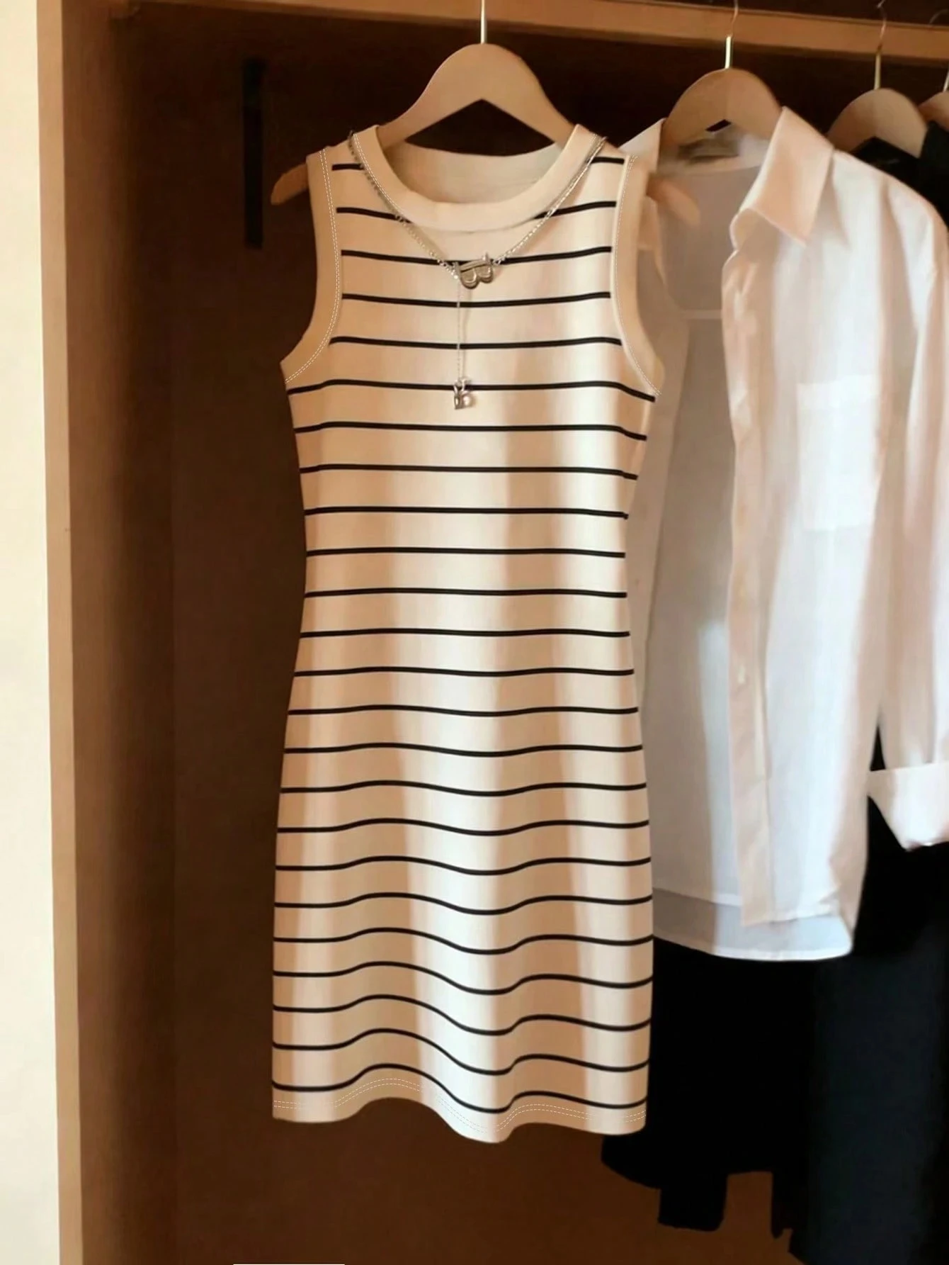 Women's Spring/Summer Casual Elegant Sleeveless Slim-Fit Round Neck Striped Print Dress thumbnail 4