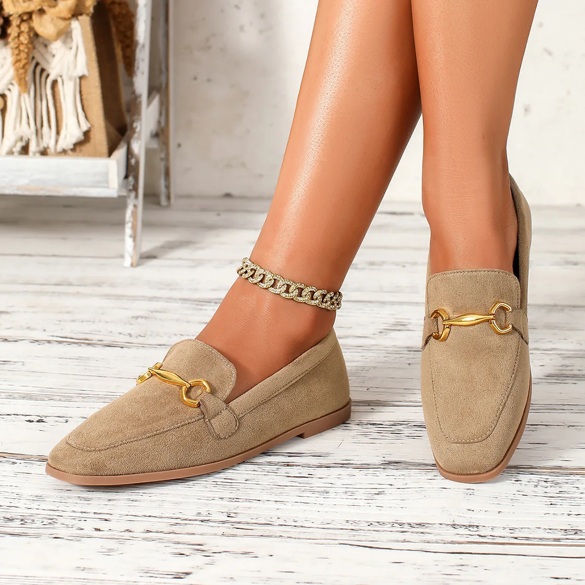 Women's Flat Bottom Casual Leather Shoes 2025 Autumn New Style Versatile Slip-On Loafers Comfortable Low Heel Rubber Sole thumbnail 2
