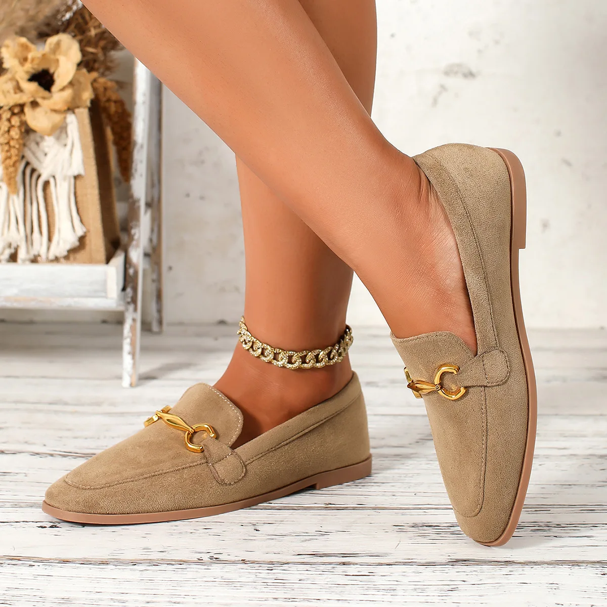 Women's Flat Bottom Casual Leather Shoes 2025 Autumn New Style Versatile Slip-On Loafers Comfortable Low Heel Rubber Sole thumbnail 3