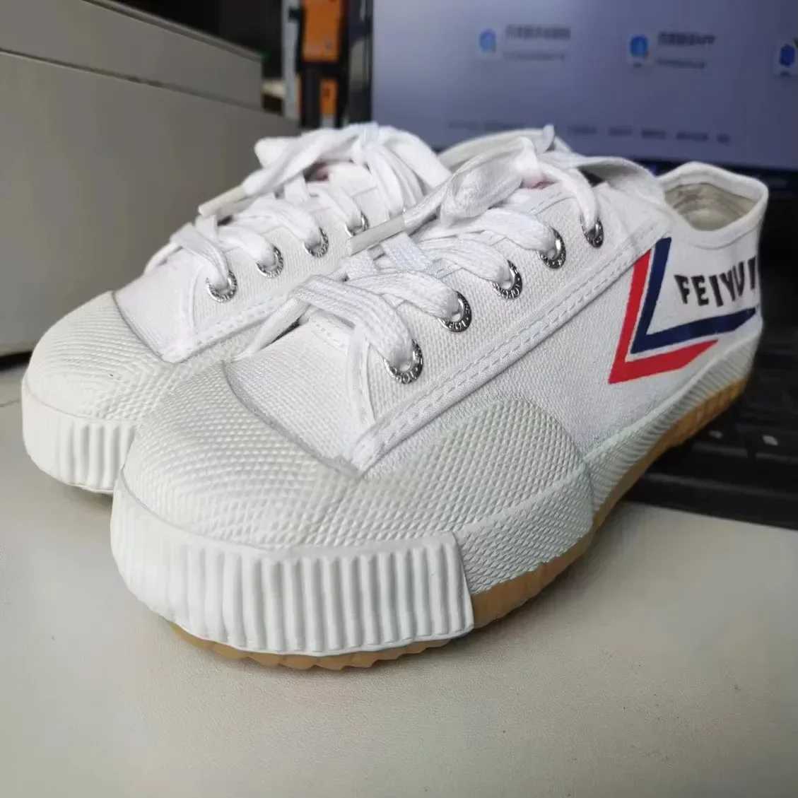 Kung Fu Shoes men Shoes for Woman Martial Arts Tai Chi Taekwondo Wushu Karate Footwear Sports Training Couple Sneakers Plus Size thumbnail 2
