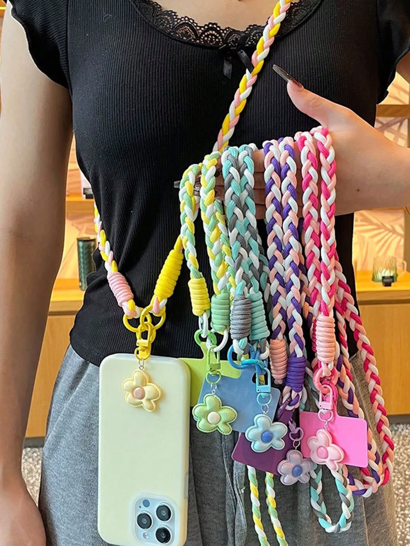 Candy Five-Petal Flower Phone Crossbody Lanyard Dopamine Style Short Phone Case Lanyard Hand-Woven Anti-Lost Phone Chain Pendant