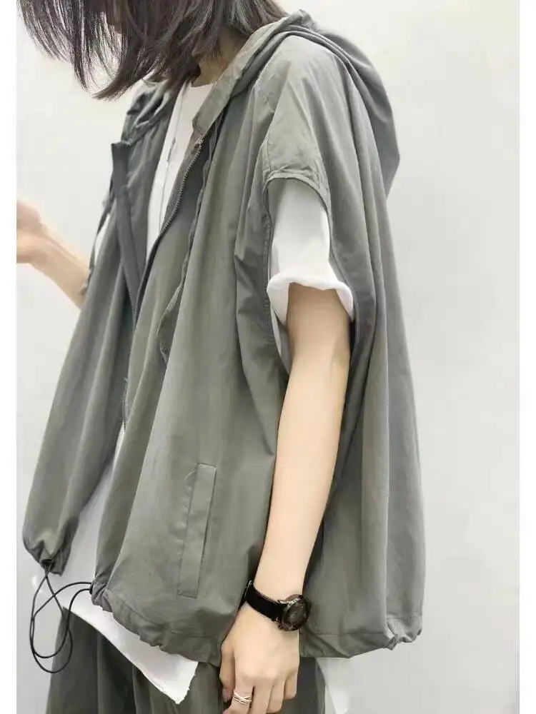 Unisex Outwear Vest 2026 Summer Unisex Hooded Vest Coat Loose Retro Thin Sleeveless Jacket Design Casual Top For Men Women thumbnail 4