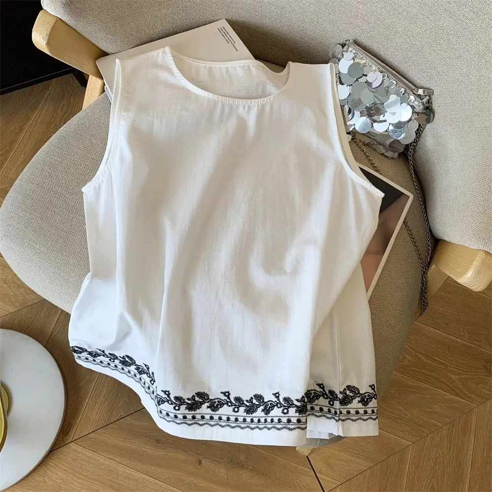Summer New Arrival Literary Color-Contrast Embroidered Plant Pattern Cotton Linen Comfortable Retro Versatile Round Neck Top thumbnail 3