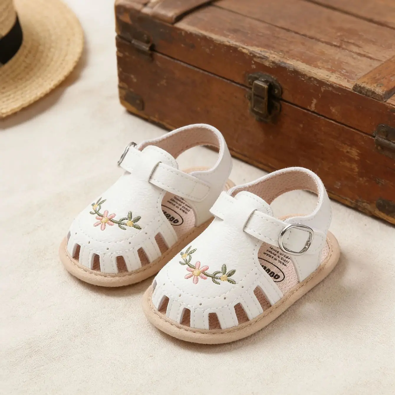 Female baby sandals comfortable and high-end summer outdoor casual shoes embroidered newborn walking shoes thumbnail 3