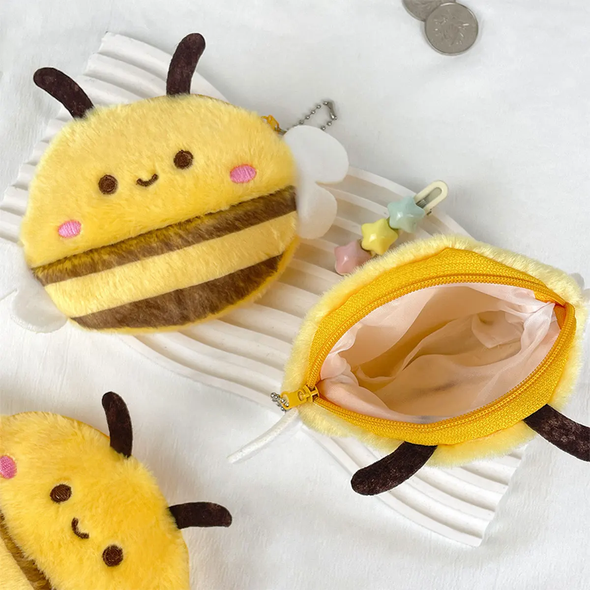 Cute bee plush coin purse kids cartoon animal doll bee money bag bag pendant fashion storage bag small bag office storage thumbnail 2