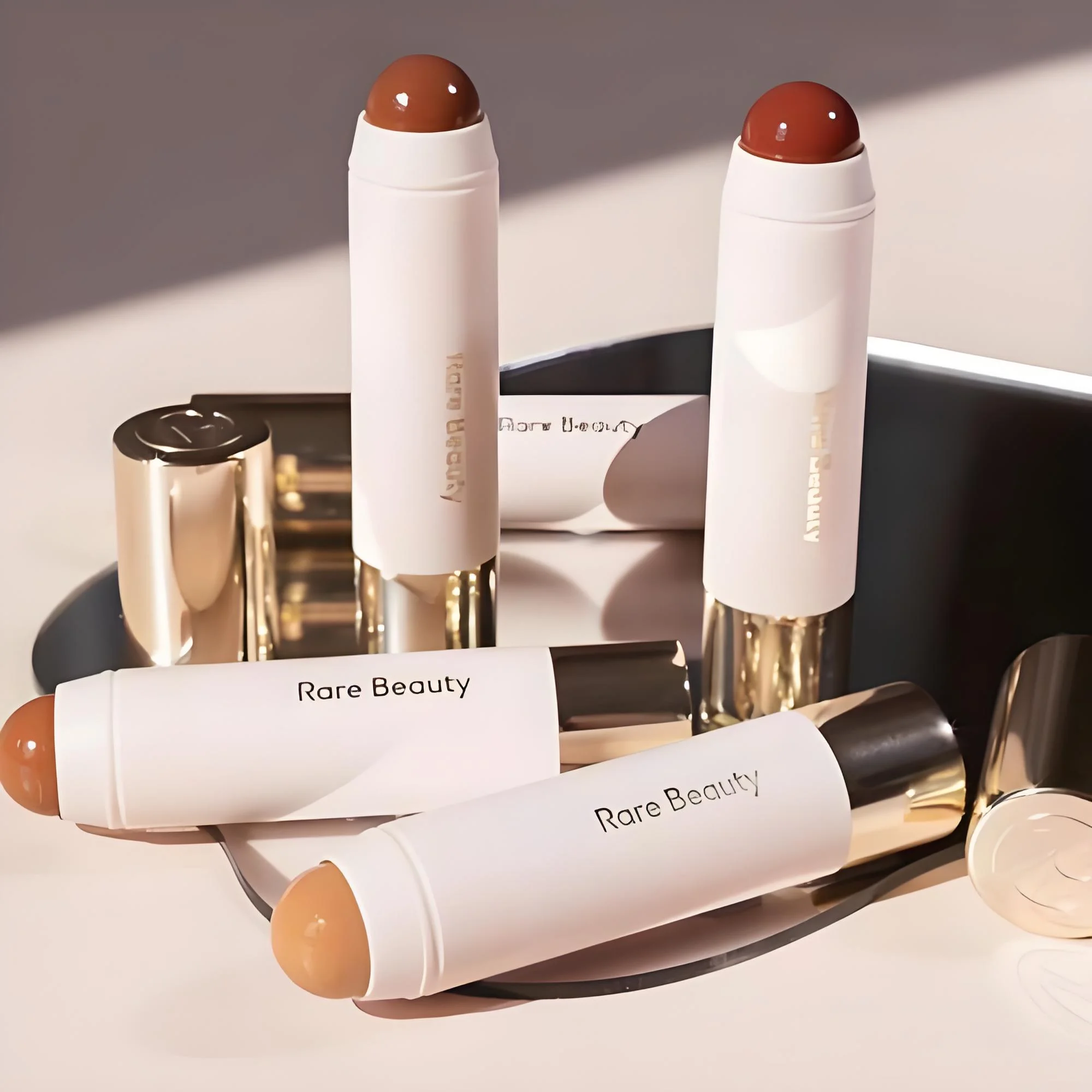 Rare Beauty Always Sunny Happy Sol Silky Three-dimensional Bronze Contour Stick Natural Matte Suitable for Nose Shadow Makeup thumbnail 4
