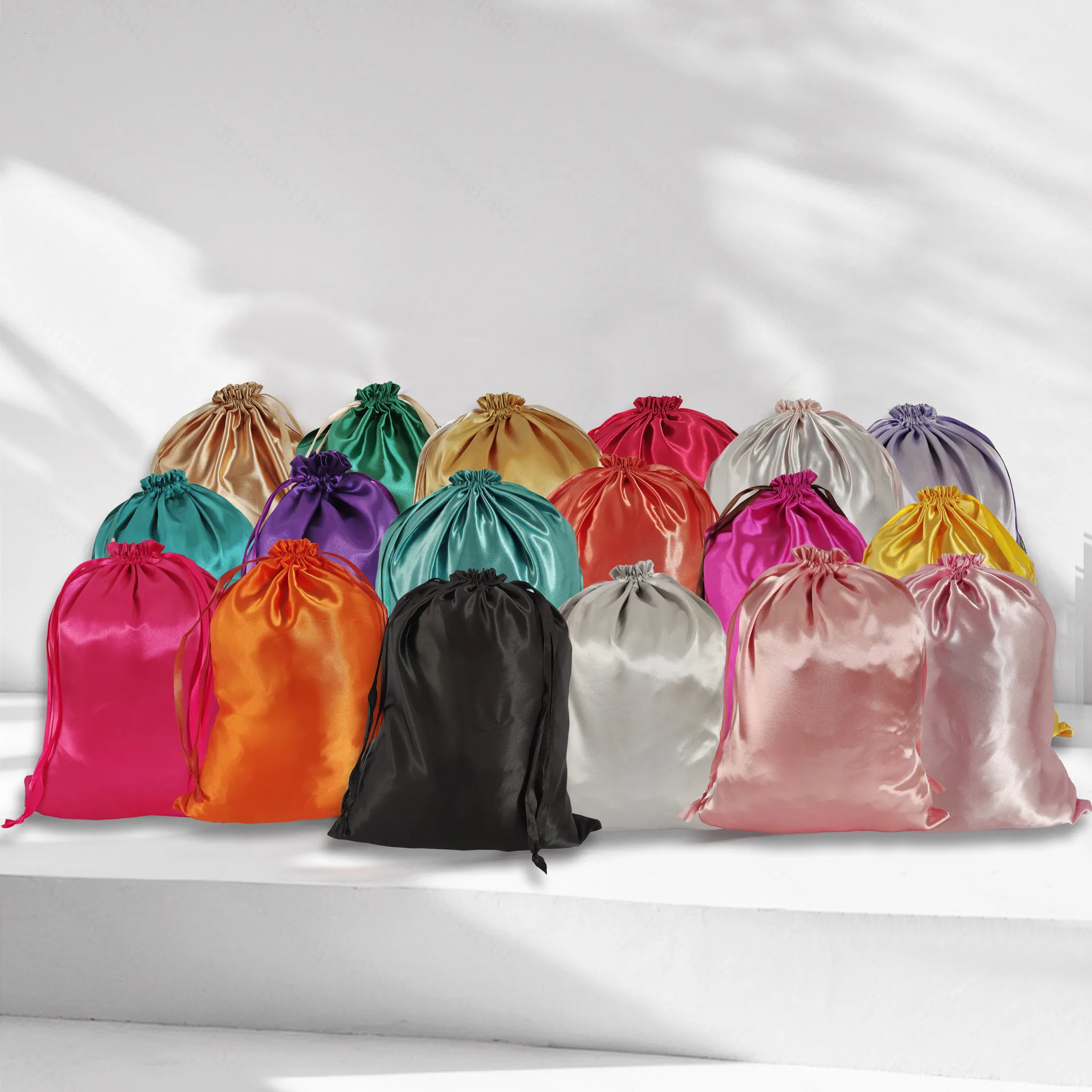 Satin Storage Bags For Home And Salon Use 10*13.8Inch Satin Wig Bags Black Pink Soft Silk Wig Bag For Hair Wig Packaging Tools