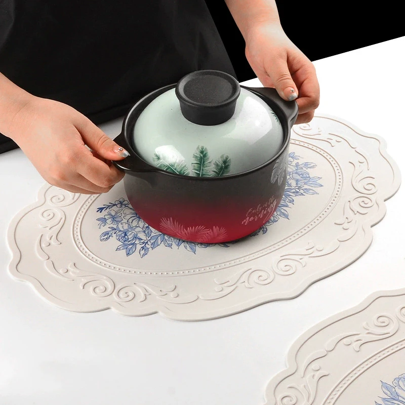 Silicone Carved Dining Mat Retro Pattern Table Mat Floral Placemat For Dining Table Kitchen Coffee Pad Tableware Mats Waterproof thumbnail 3