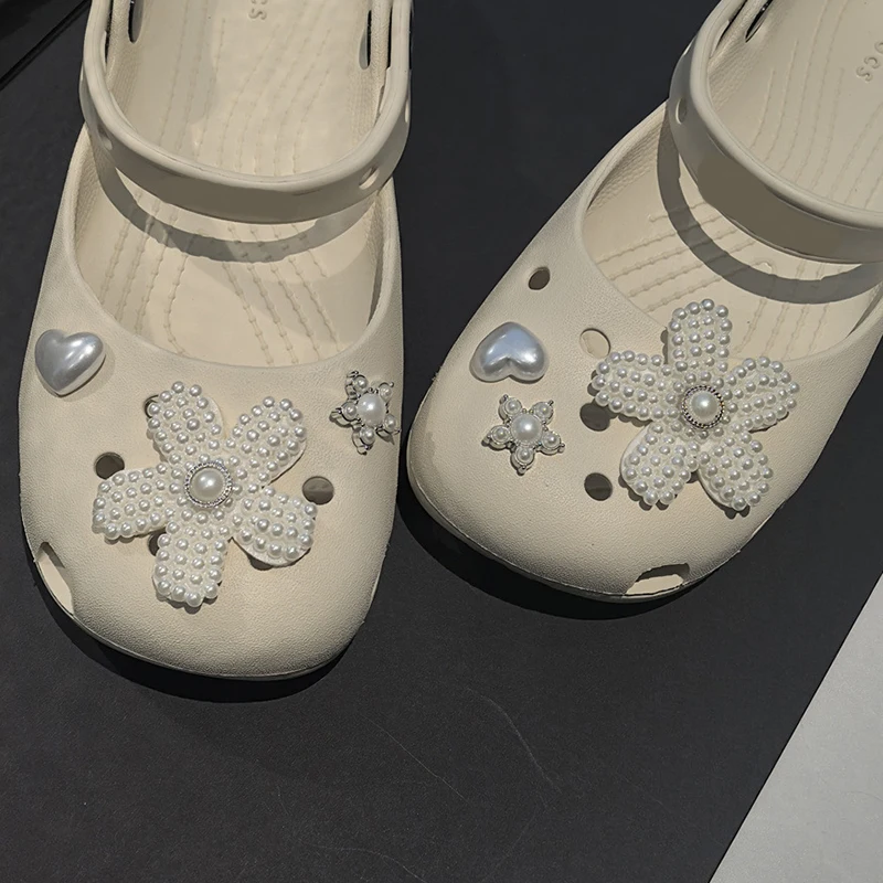 Luxury Pearls Flowers Shoe Charms 2026 Fashion Crystal Heart Bowknot Clogs Buckle Decorations DIY Detachable Shoe Accessories thumbnail 3