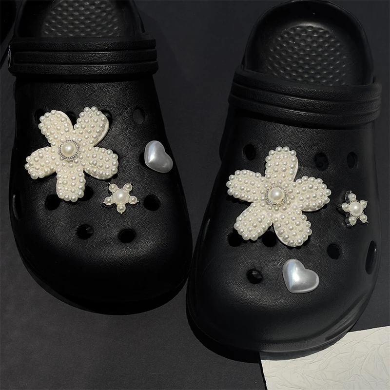 Luxury Pearls Flowers Shoe Charms 2026 Fashion Crystal Heart Bowknot Clogs Buckle Decorations DIY Detachable Shoe Accessories thumbnail 4