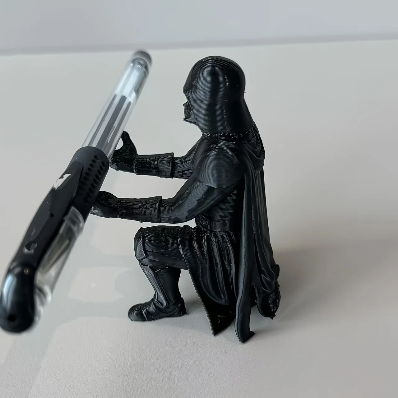3D Printed Vinda Pen Holder - Suitable for Office & Bookshelf Storage, Kneeling Plastic Desk with Vinda, Study Decoration thumbnail 4