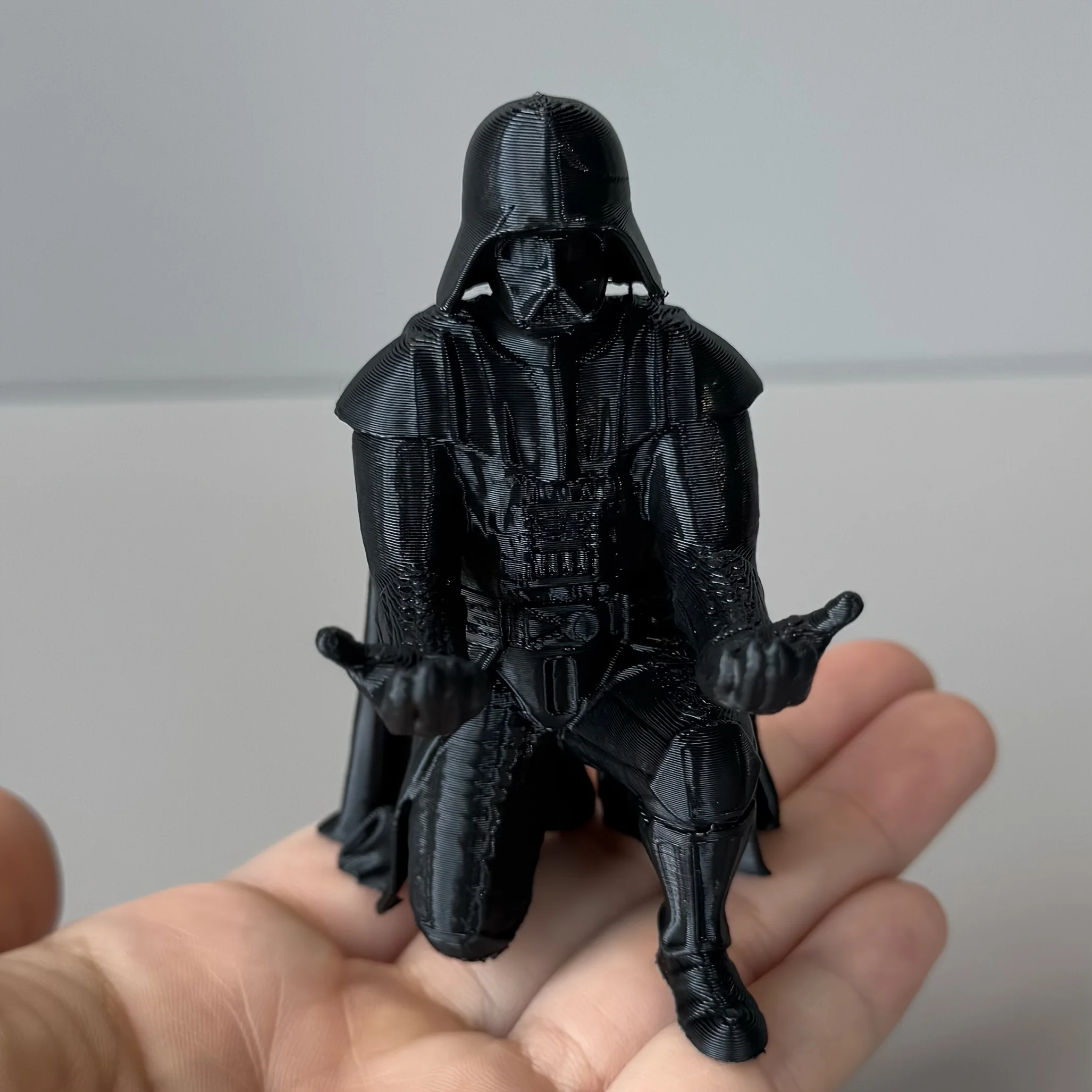 3D Printed Vinda Pen Holder - Suitable for Office & Bookshelf Storage, Kneeling Plastic Desk with Vinda, Study Decoration thumbnail 3