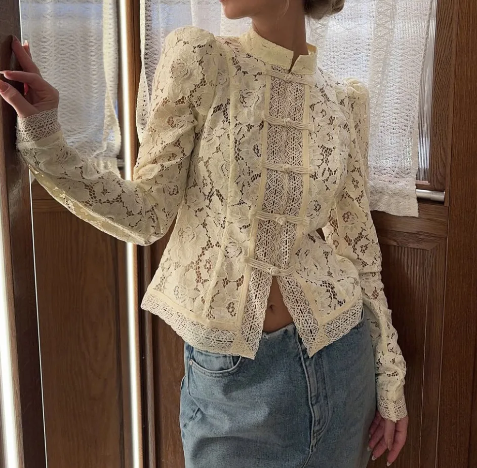 Summer new hot selling European and American fashionable temperament commuting lace hook flower stand collar slim design shirt f thumbnail 6