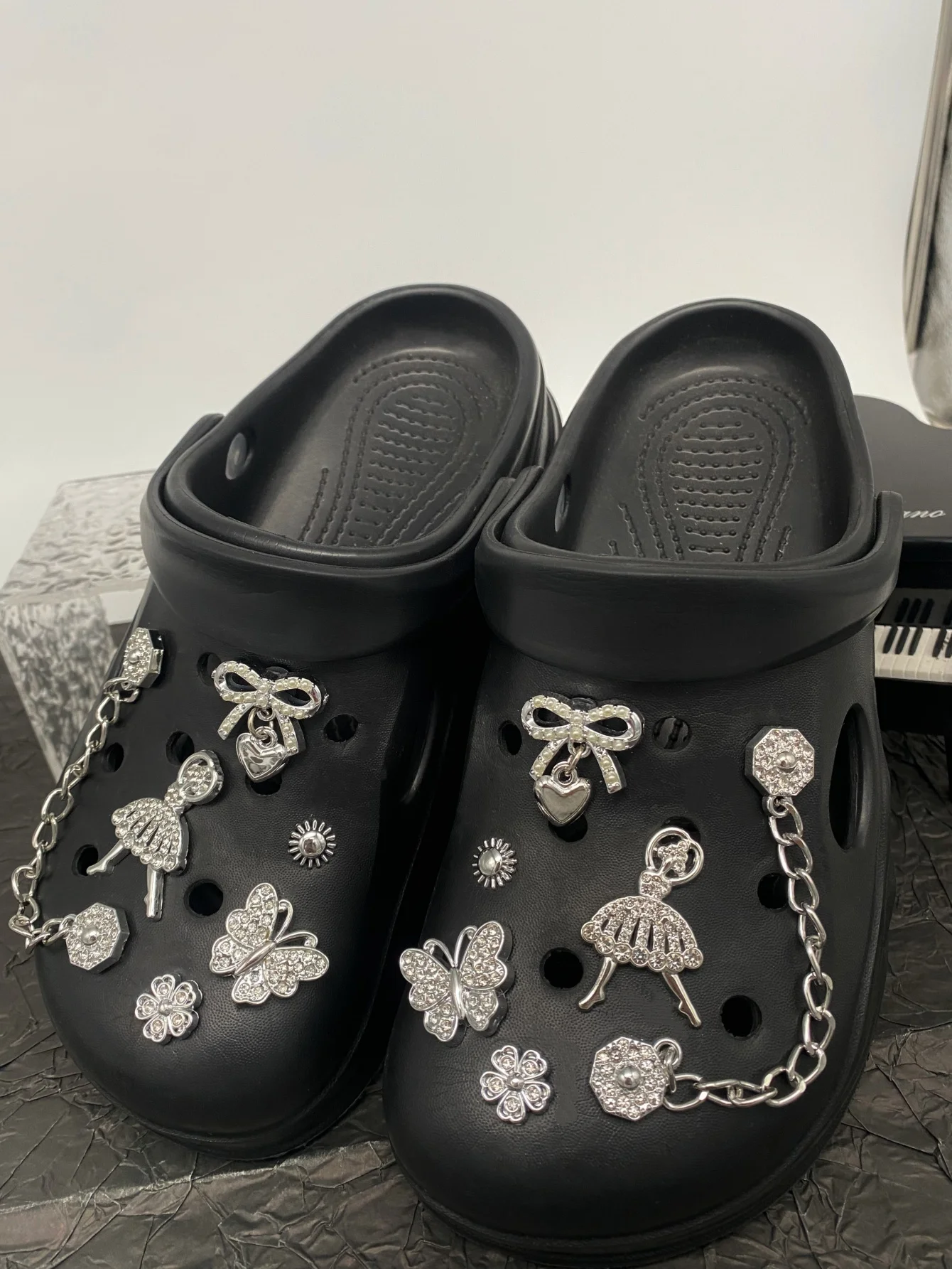 12 Pcs Trendy Silver Chain Shoe Charms, Detachable Dancing Girl DIY Accessories for Garden Shoes & Sandals, Versatile Outdoor Sh