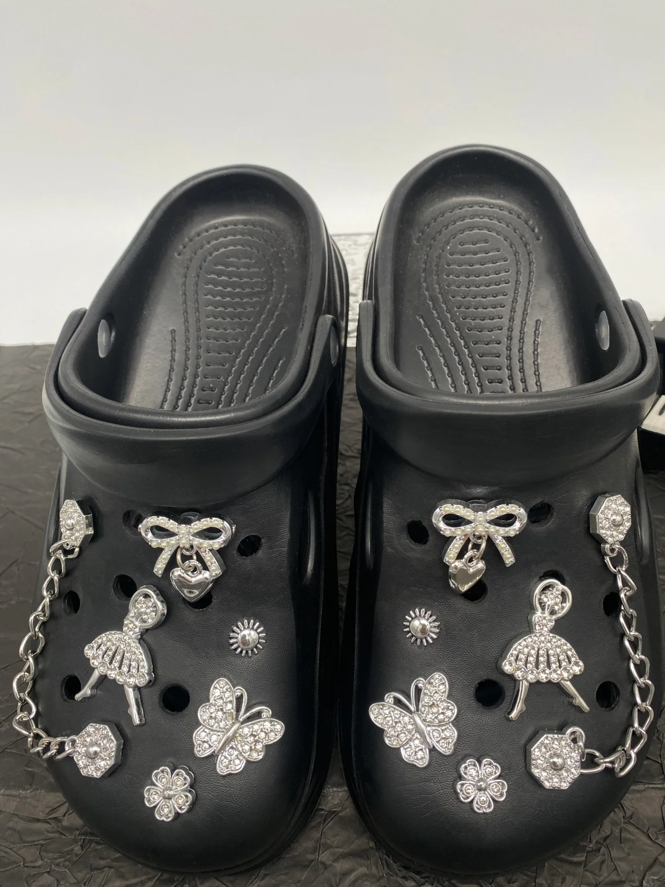 12 Pcs Trendy Silver Chain Shoe Charms, Detachable Dancing Girl DIY Accessories for Garden Shoes & Sandals, Versatile Outdoor Sh thumbnail 2