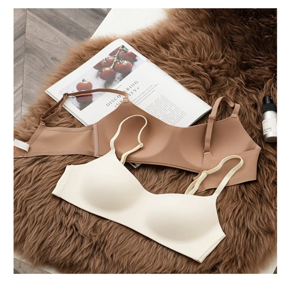 Sexy Soft Comfort Wireless Bra Breathable Fabric Elastic Material Seamless Bra Gathered Design Thin Cup Bralette Daily Wear thumbnail 2