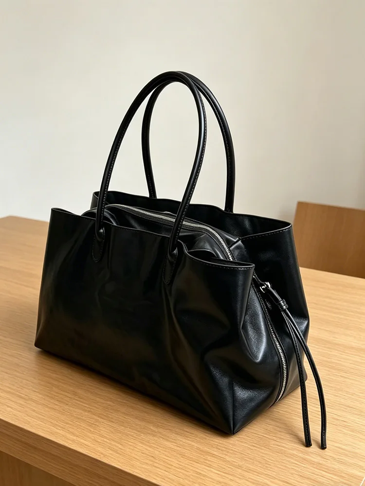 Handheld Travel Bag for Women 2026 New Korean Style Casual Tote Bag Large Capacity Messenger Bag Luggage Bag Underarm Bag
