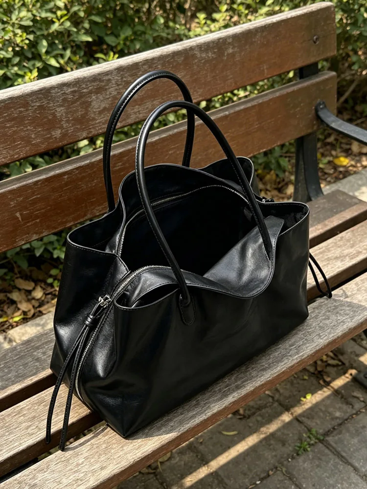 Handheld Travel Bag for Women 2026 New Korean Style Casual Tote Bag Large Capacity Messenger Bag Luggage Bag Underarm Bag thumbnail 4