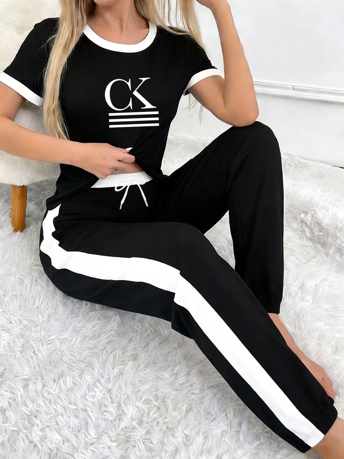 Summer Breathable Thin Color-Blocked Casual Sports Suit, Printed Short-Sleeved Shorts Two-Piece Set, Refreshing and Age-Reducing Outfit
