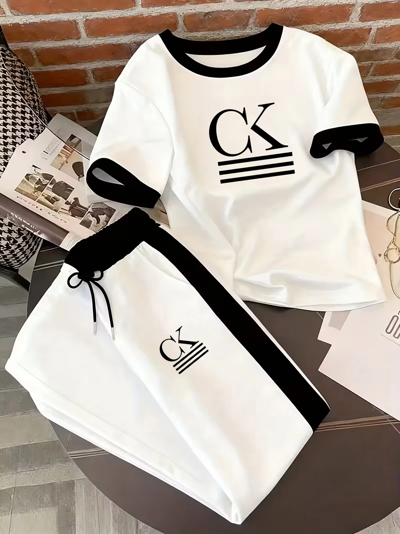 Summer Breathable Thin Color-Blocked Casual Sports Suit, Printed Short-Sleeved Shorts Two-Piece Set, Refreshing and Age-Reducing Outfit thumbnail 3