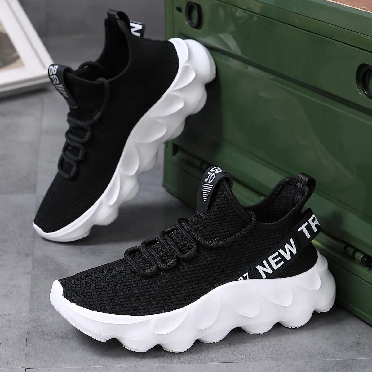 Men's Large Size Outdoor Hiking And Running Shoes Comfortable Casual Versatile Fashionable Sports Shoes for Couples Training thumbnail 4
