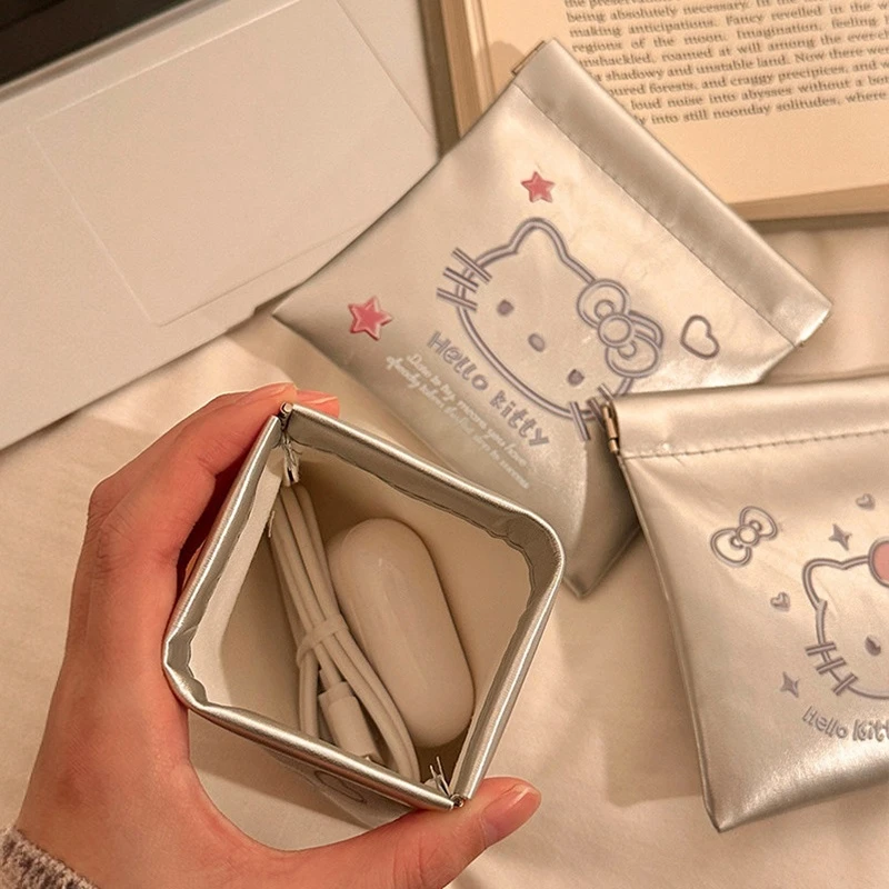 Hello Kitty Mini Bag Data Cable Storager Makeup Bags Portable Storage Purse Automatic Closure Cartoon Storager Cute KT Bag 키티