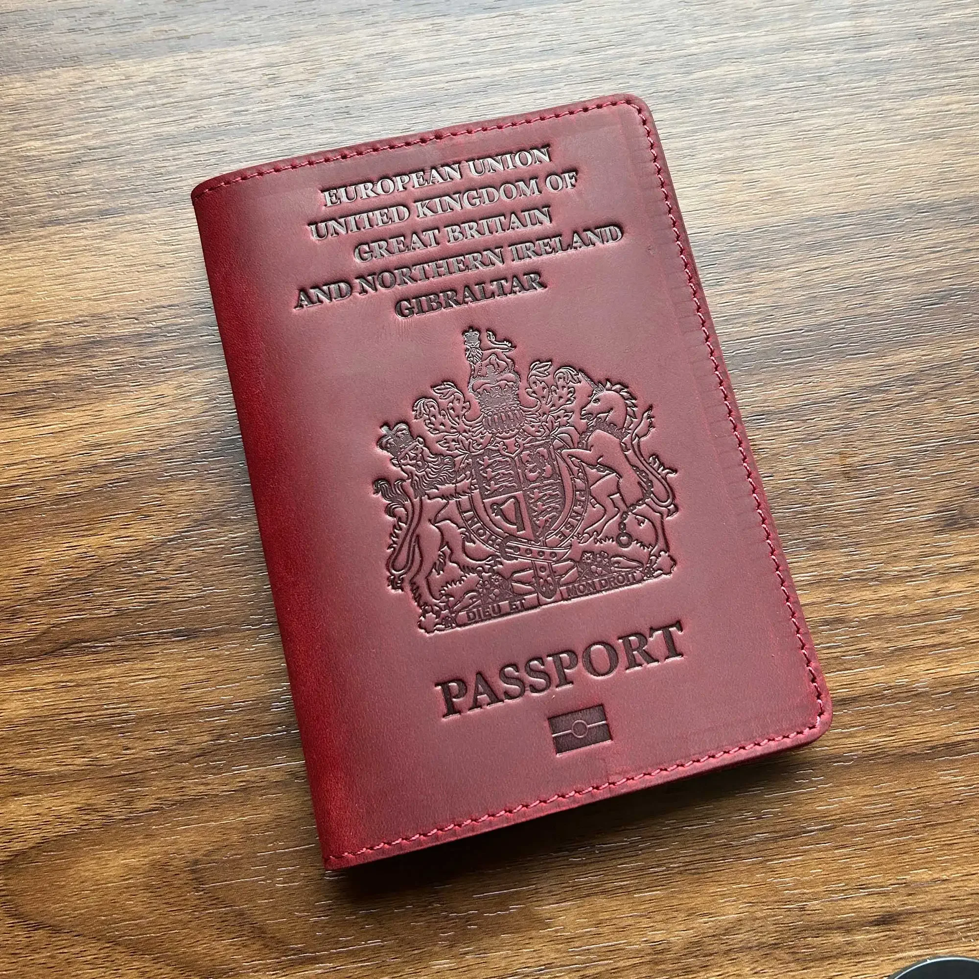 Genuine Leather old style British Passport Cover UK Passport Holder Travel Wallet Men Retro Cover on The Passport