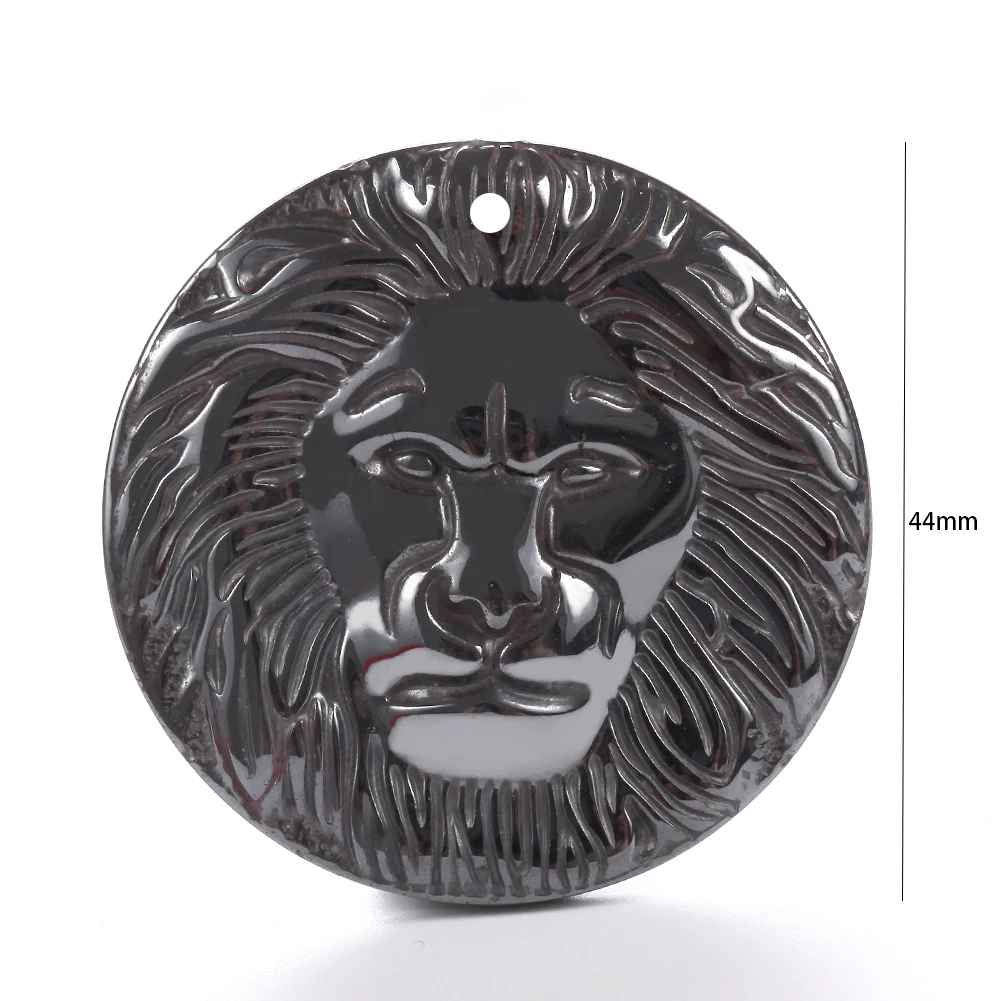 Big lion face