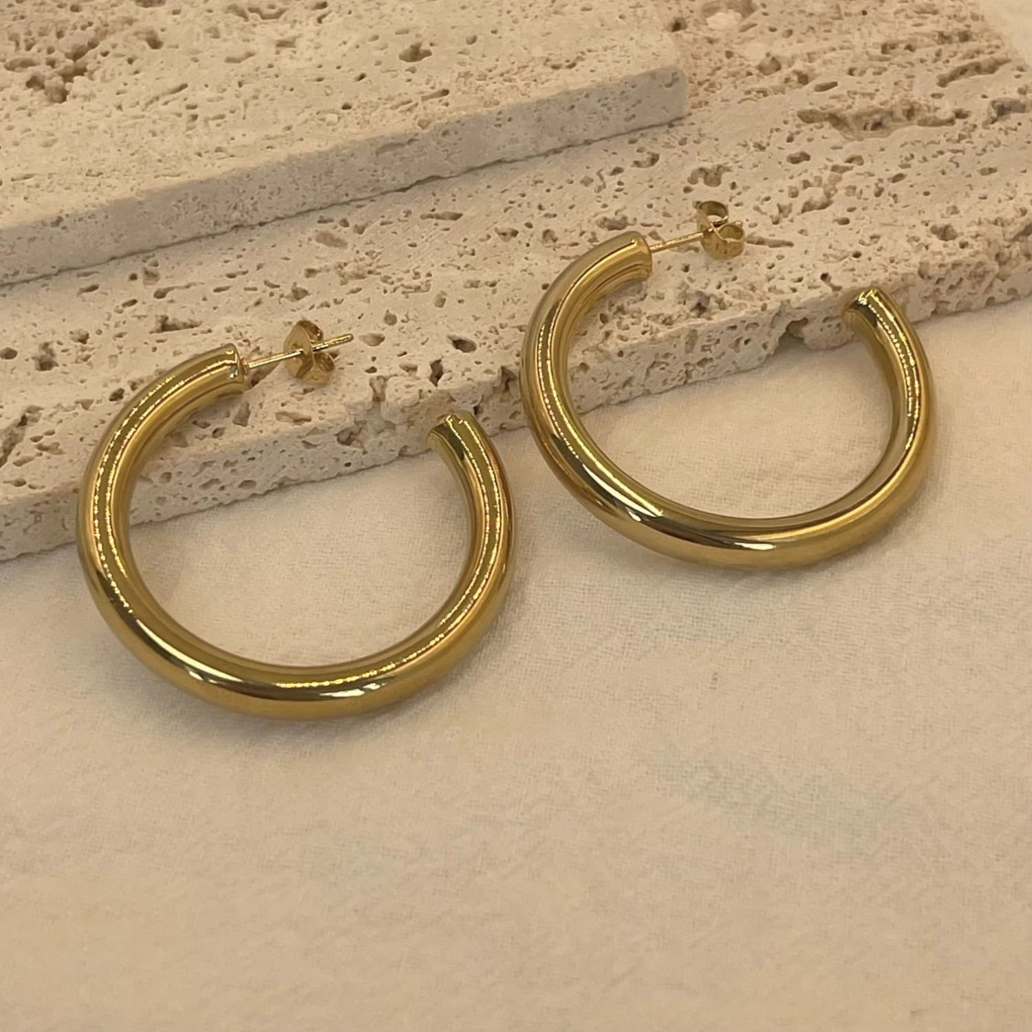 18K Gold