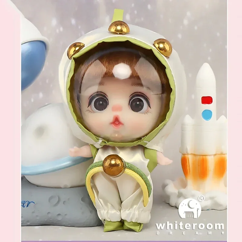 Astronaut 003 green