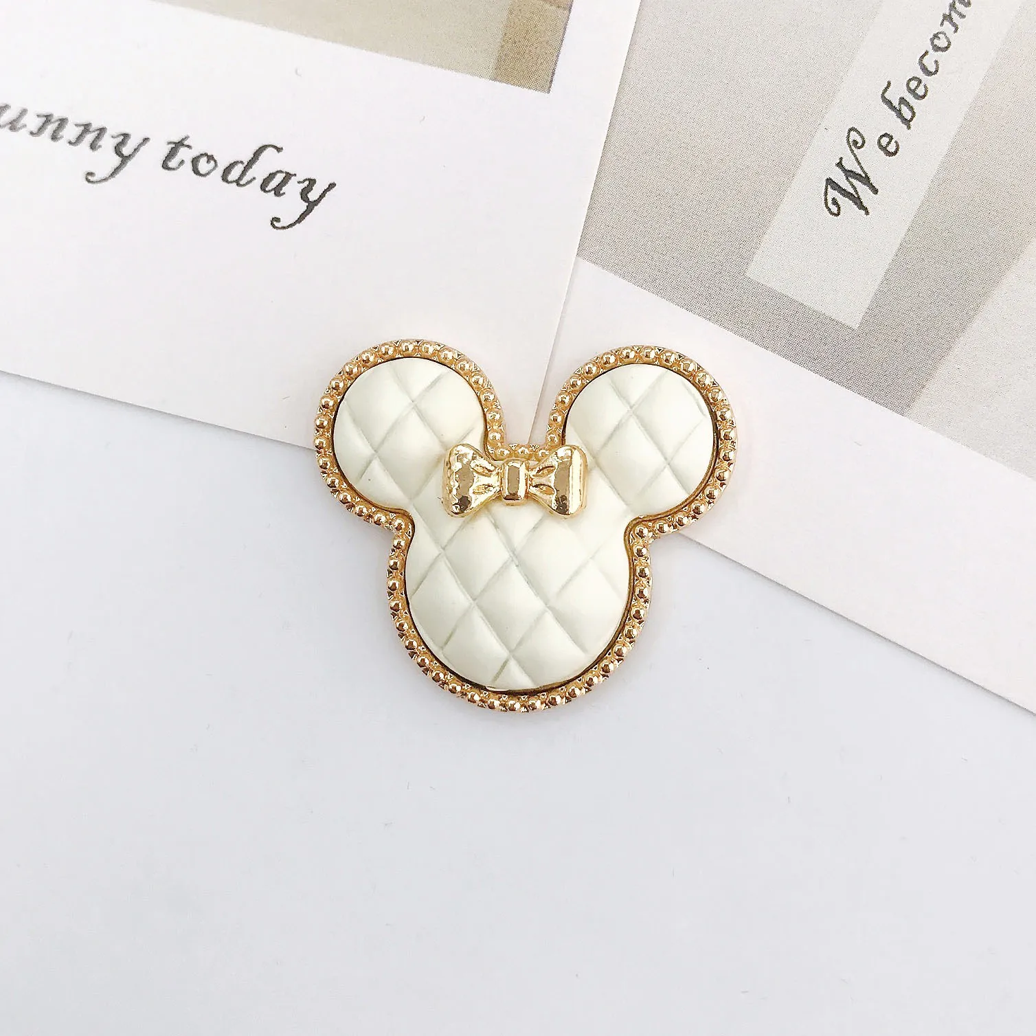 D1700 White