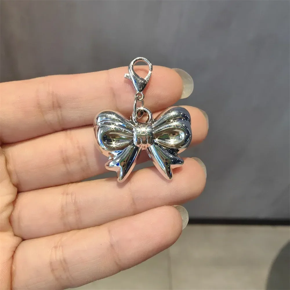 Bow charm