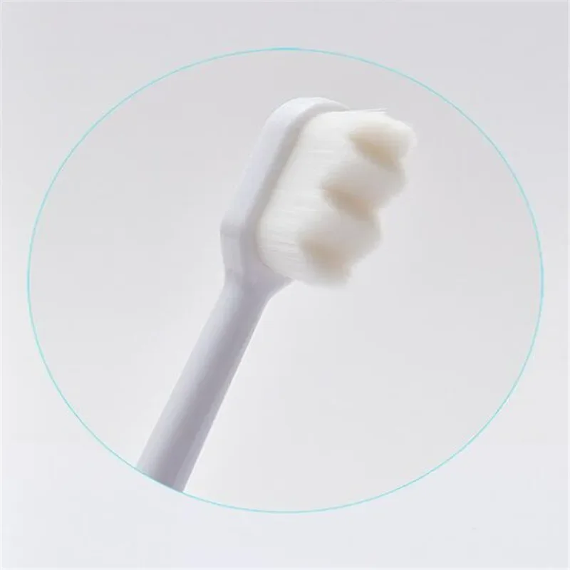 White wavy head