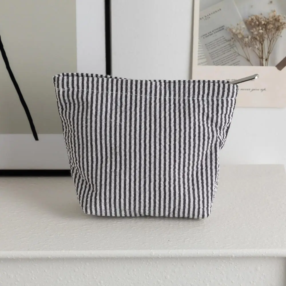 Black-17x5.5x13cm