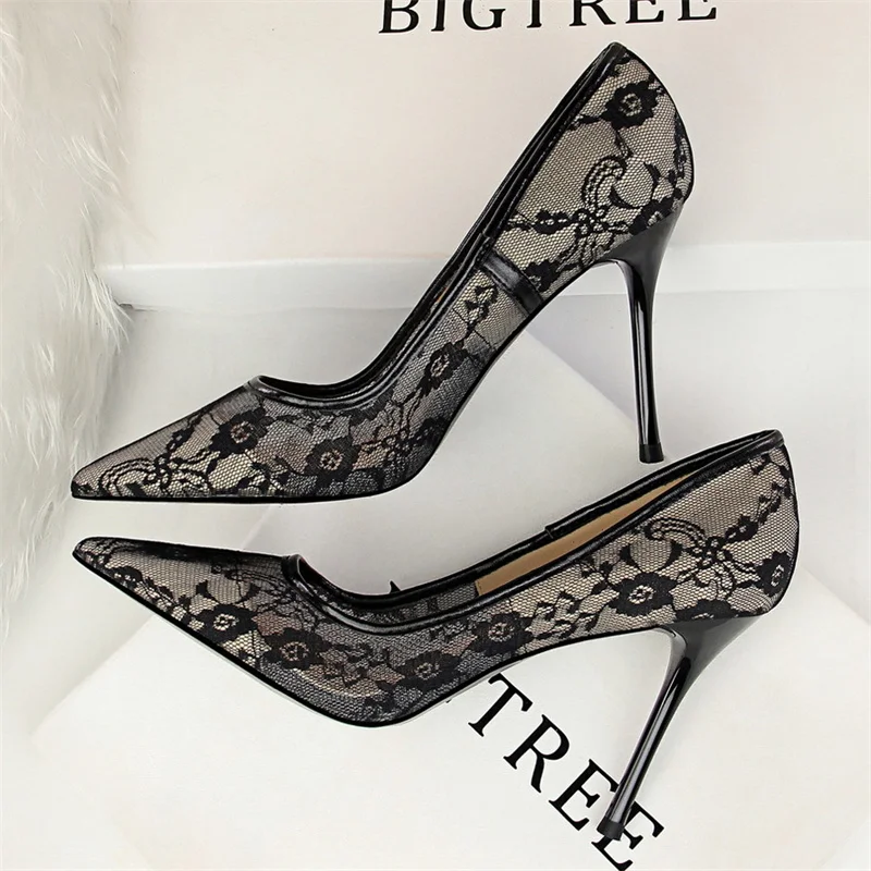 1853-1 Black