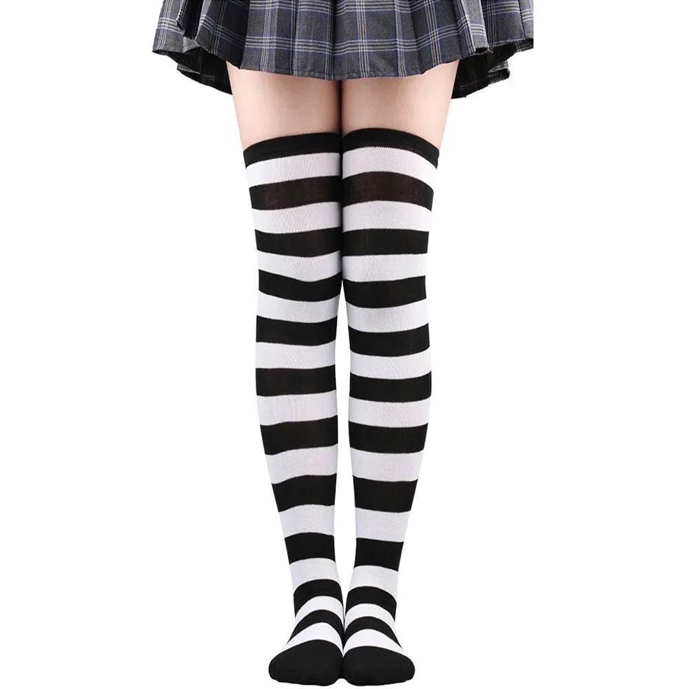 Black white wide 15