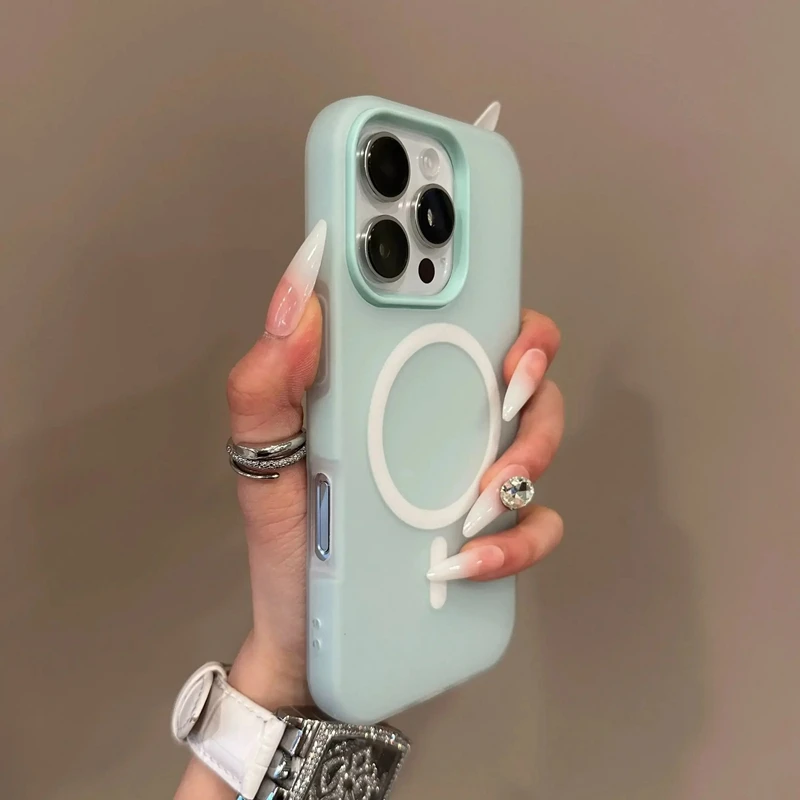 Light cyan
