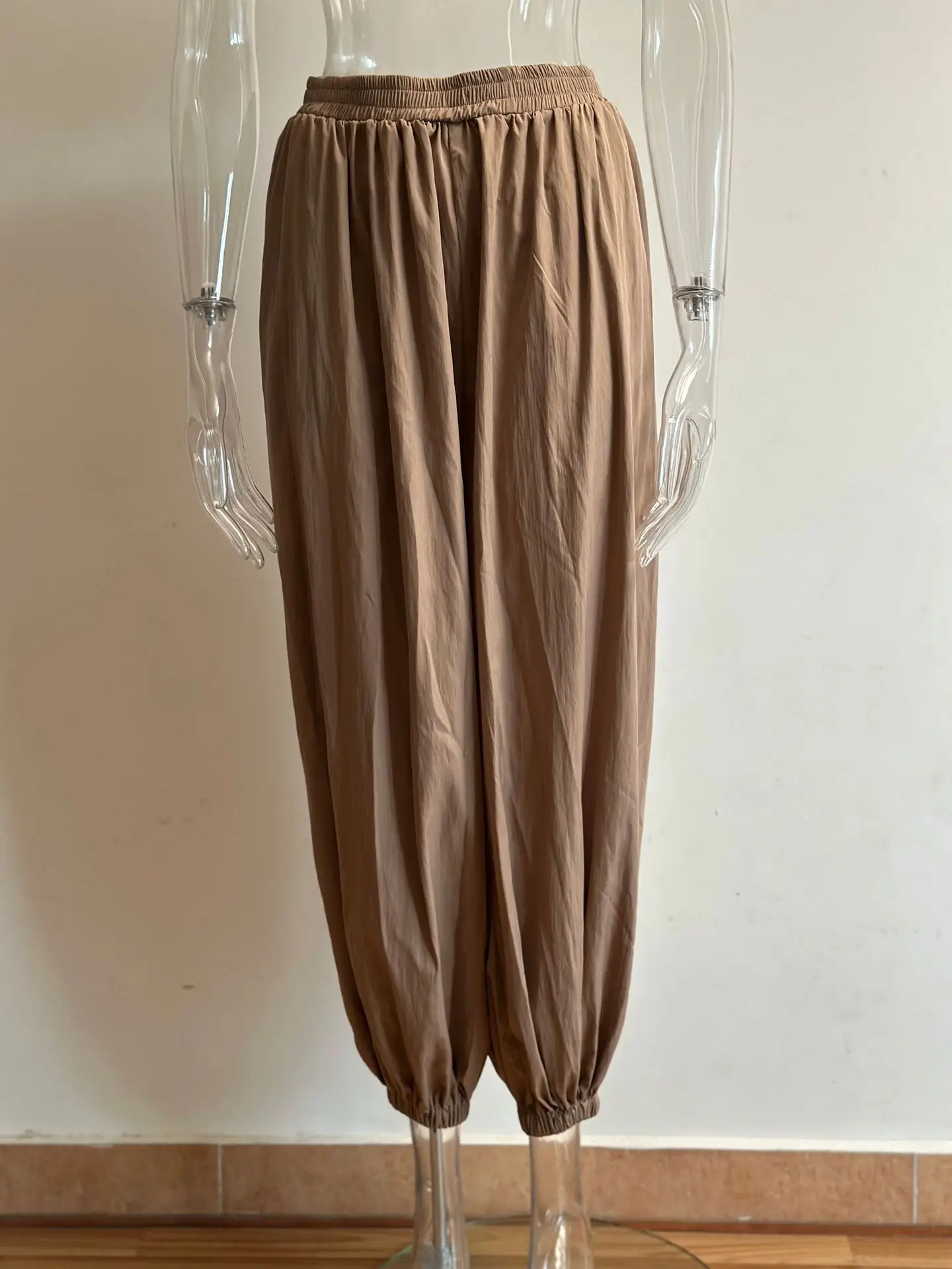 Deep Khakis Pants