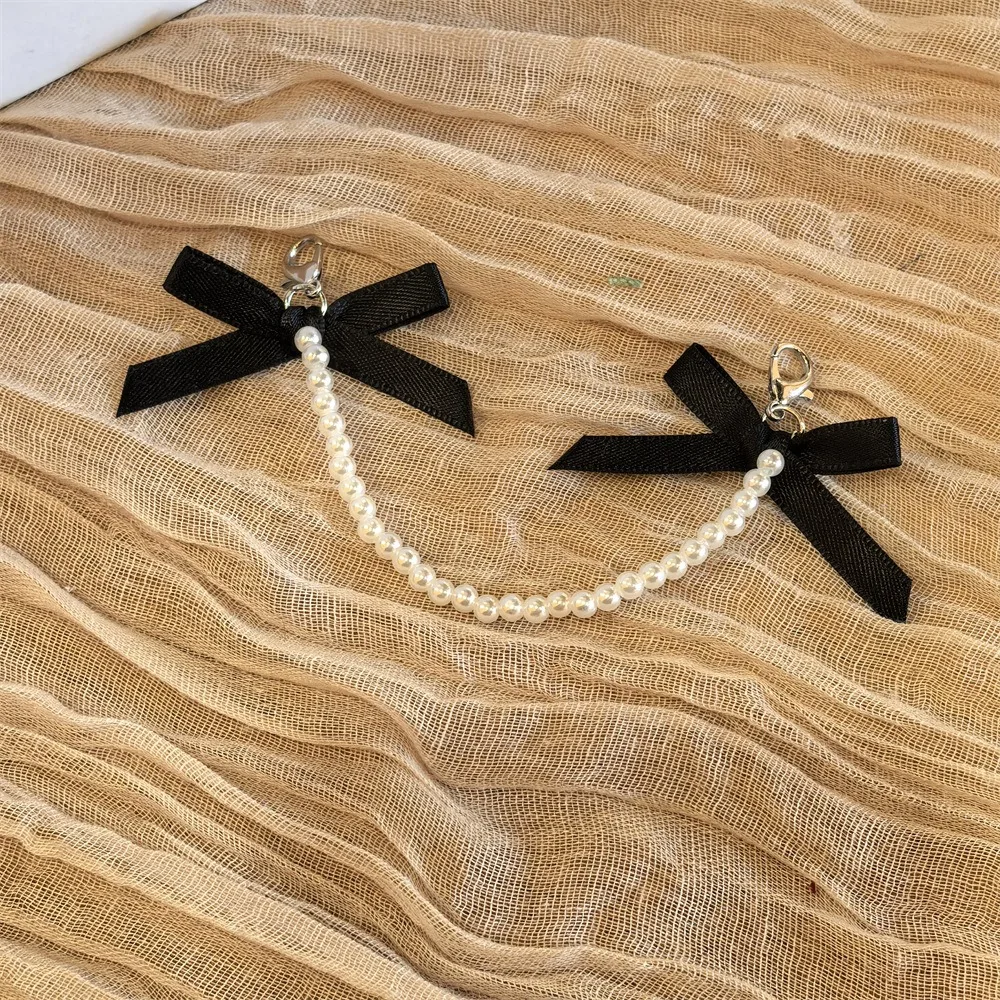 Black bow chain