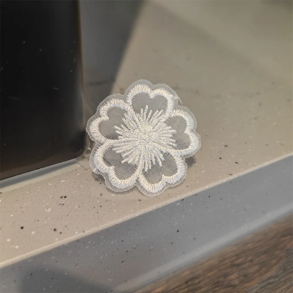 White heart flower