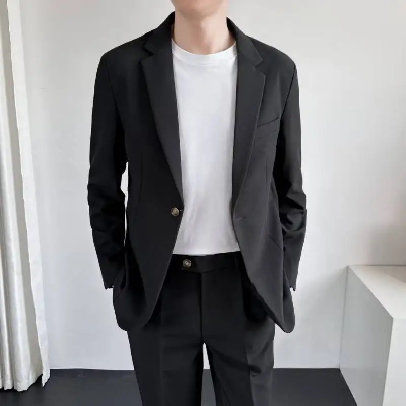 Black [suit]