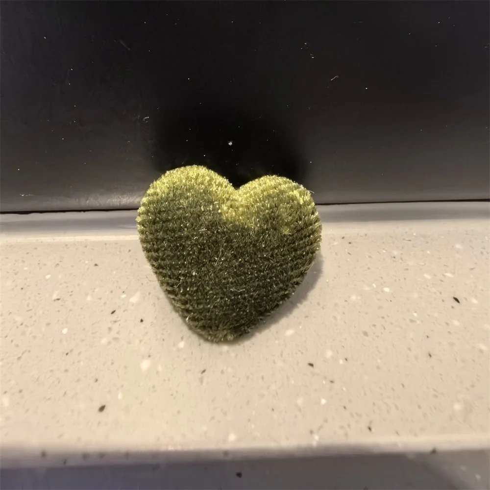 Dark green heart