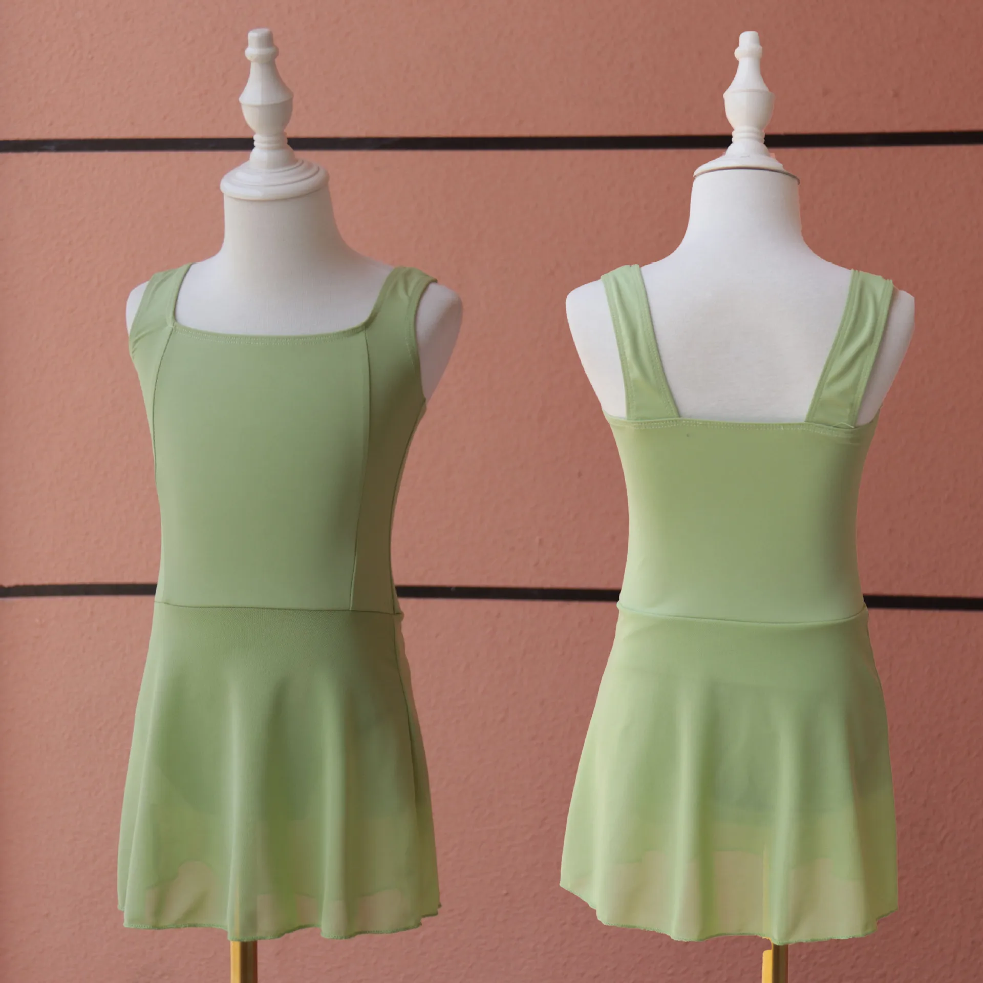 1-cyan green