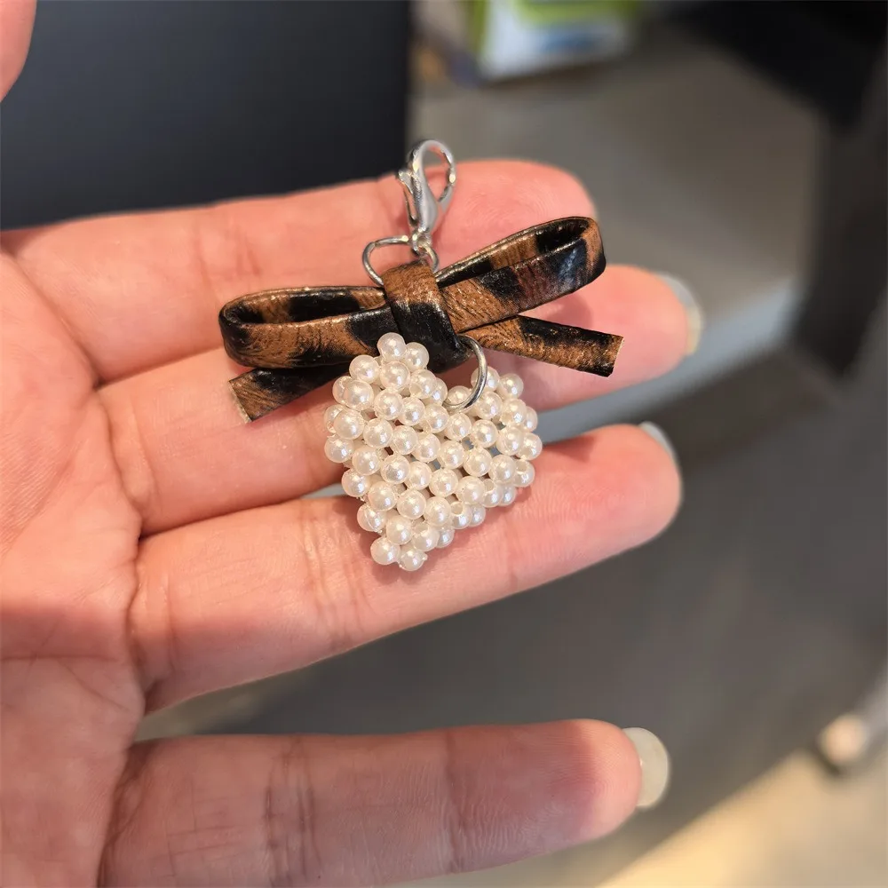 Leopard White Bow