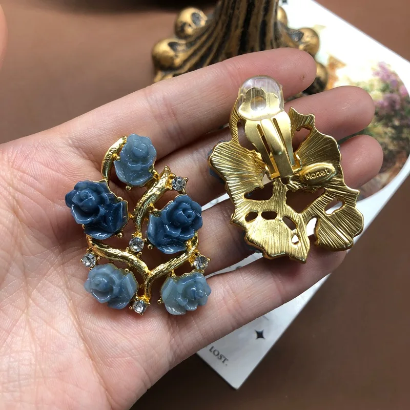 OM149 ear clips